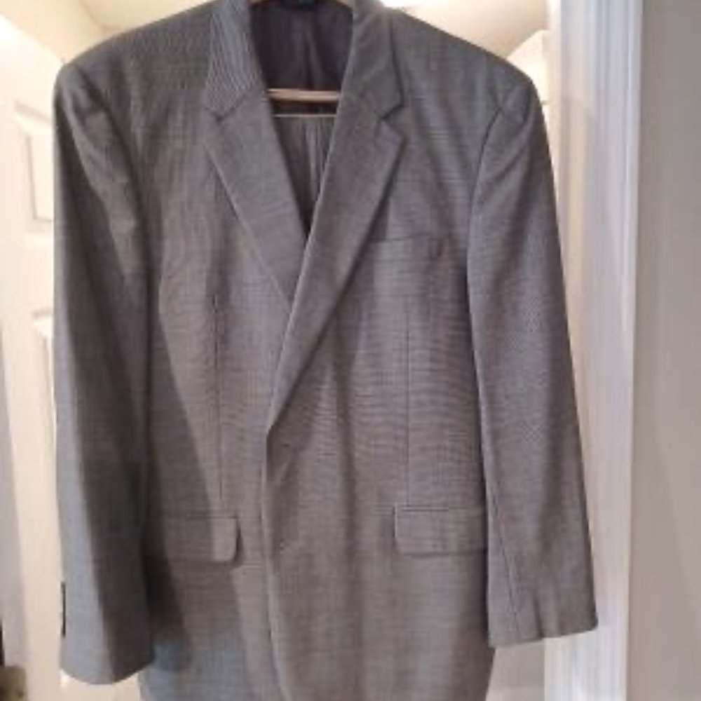 Jos. A. Bank Traditional Fit Suit, Plaid Grey, 48L (Jacket)/40x32 (Slacks)